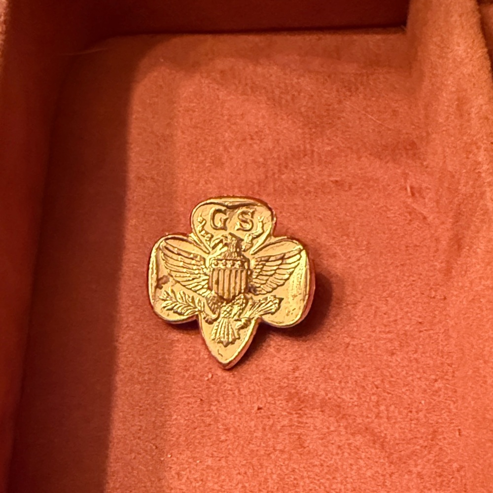 Brass vintage Girl Scouts Pin